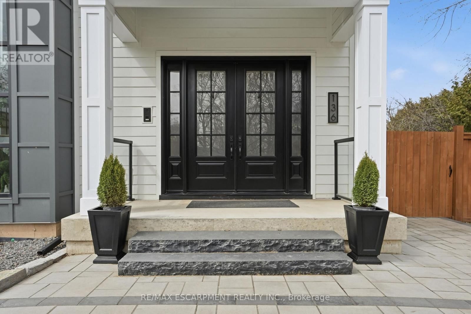 136 ROCKCLIFFE ROAD Image 3