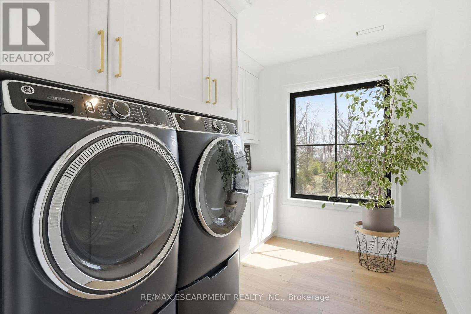 136 ROCKCLIFFE ROAD Image 39