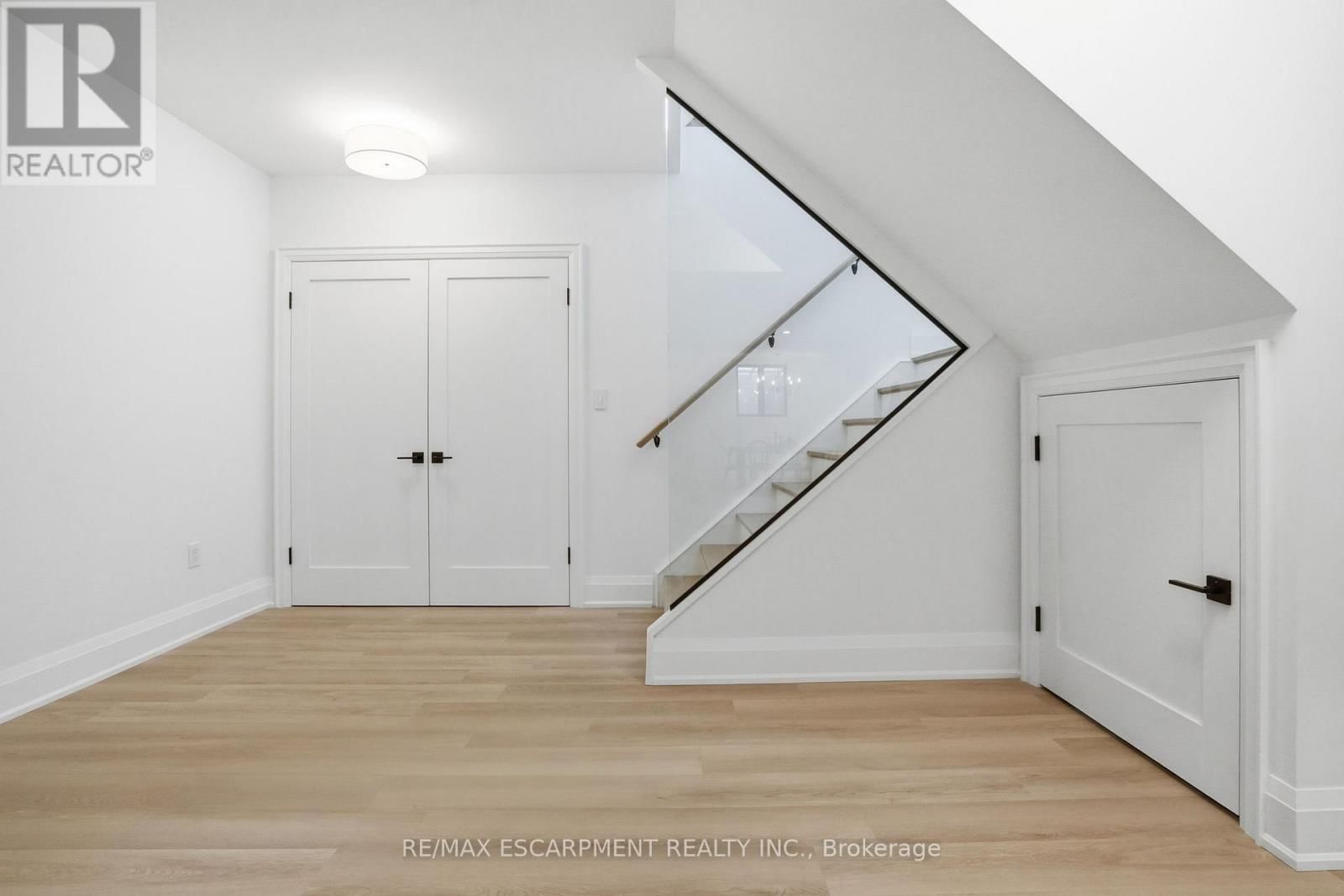 136 ROCKCLIFFE ROAD Image 41