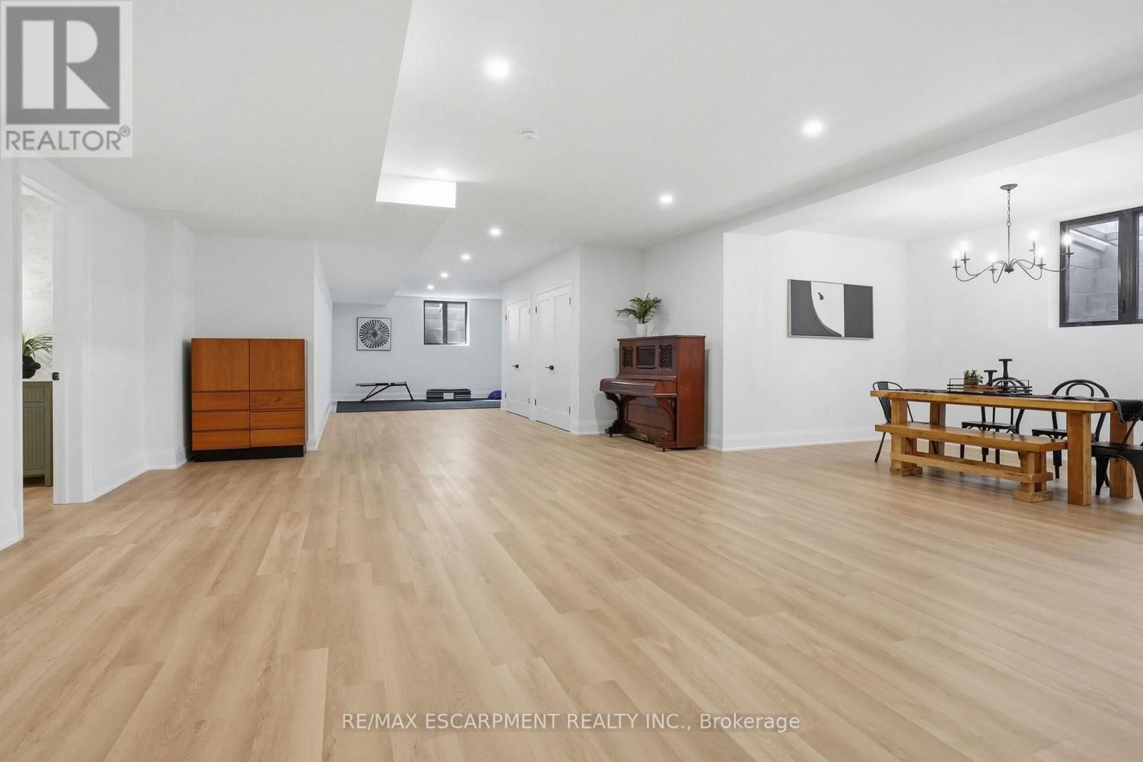 136 ROCKCLIFFE ROAD Image 43