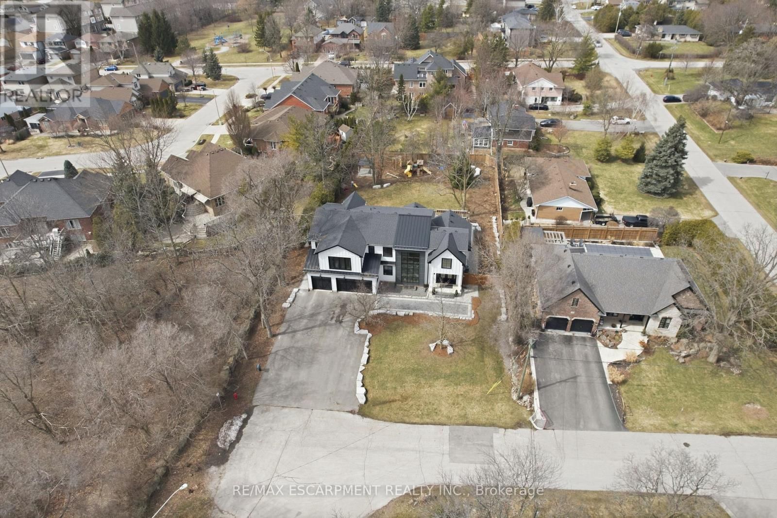 136 ROCKCLIFFE ROAD Image 49