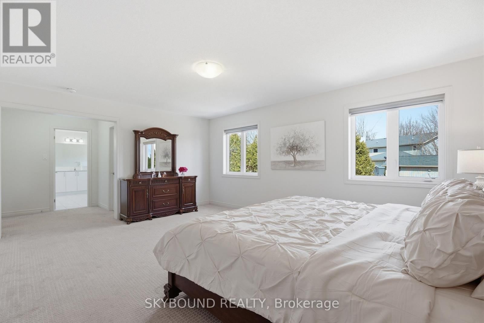 80 HARPIN WAY EAST Image 26