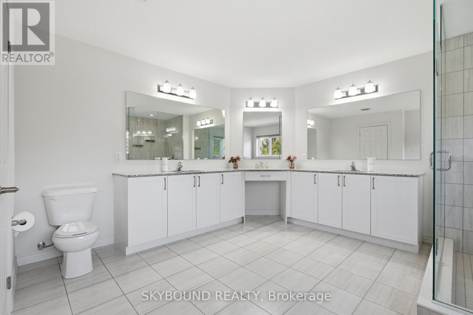 80 HARPIN WAY EAST Image 27