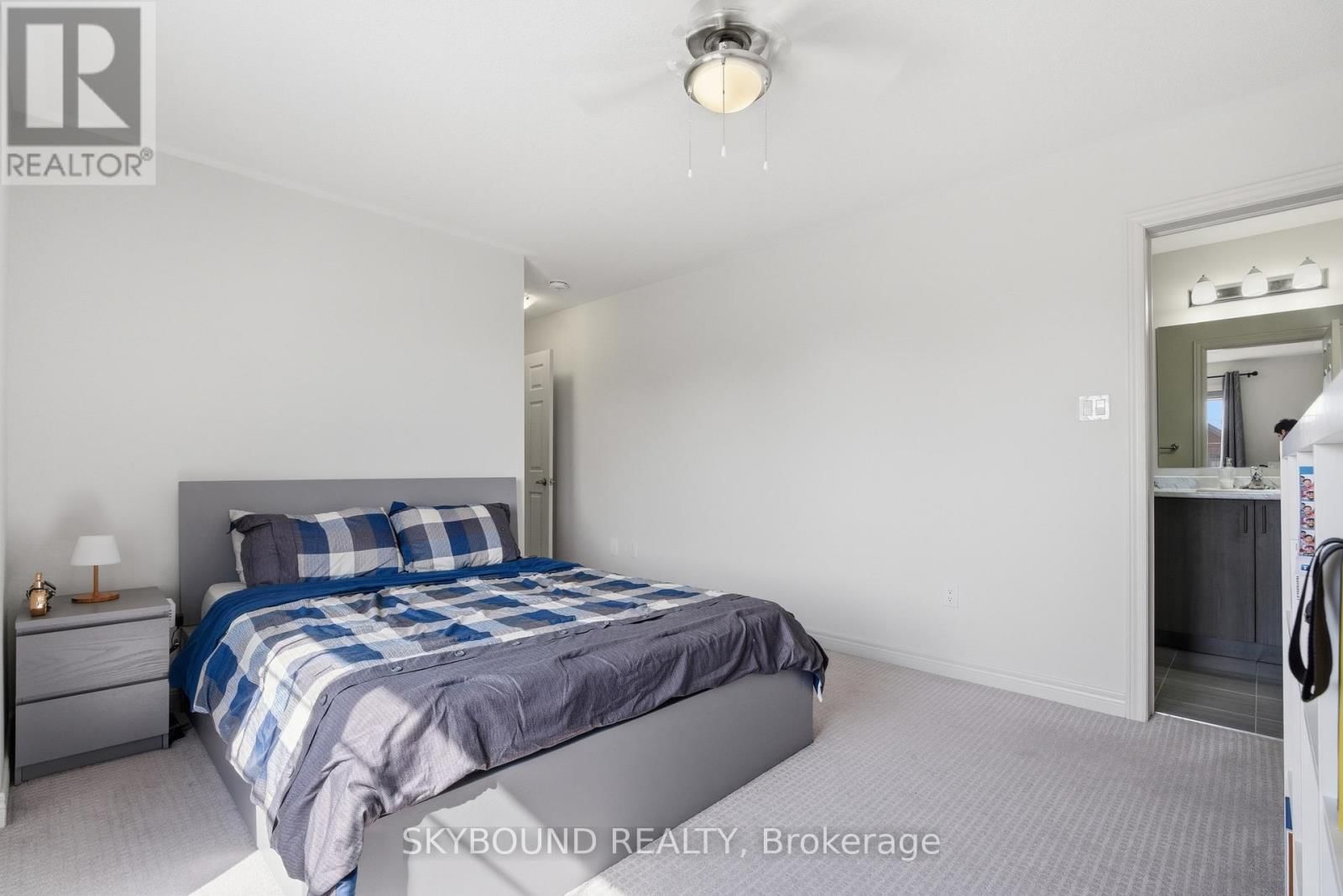 80 HARPIN WAY EAST Image 37