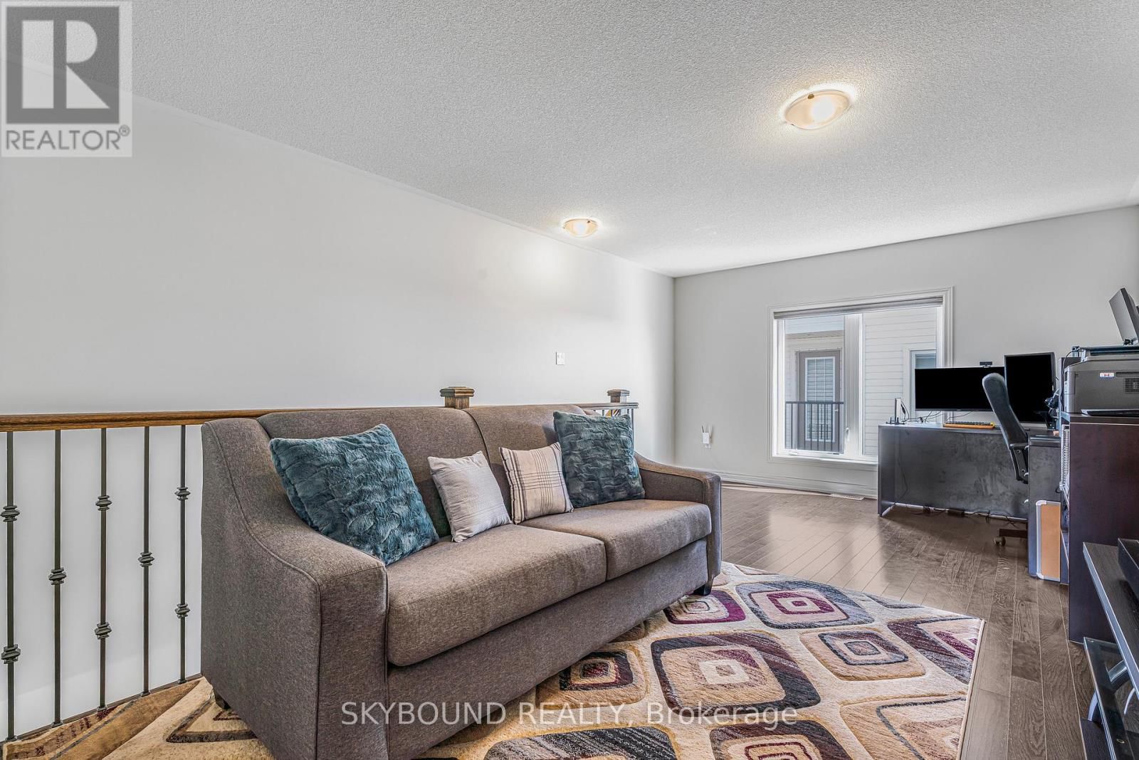 80 HARPIN WAY EAST Image 41