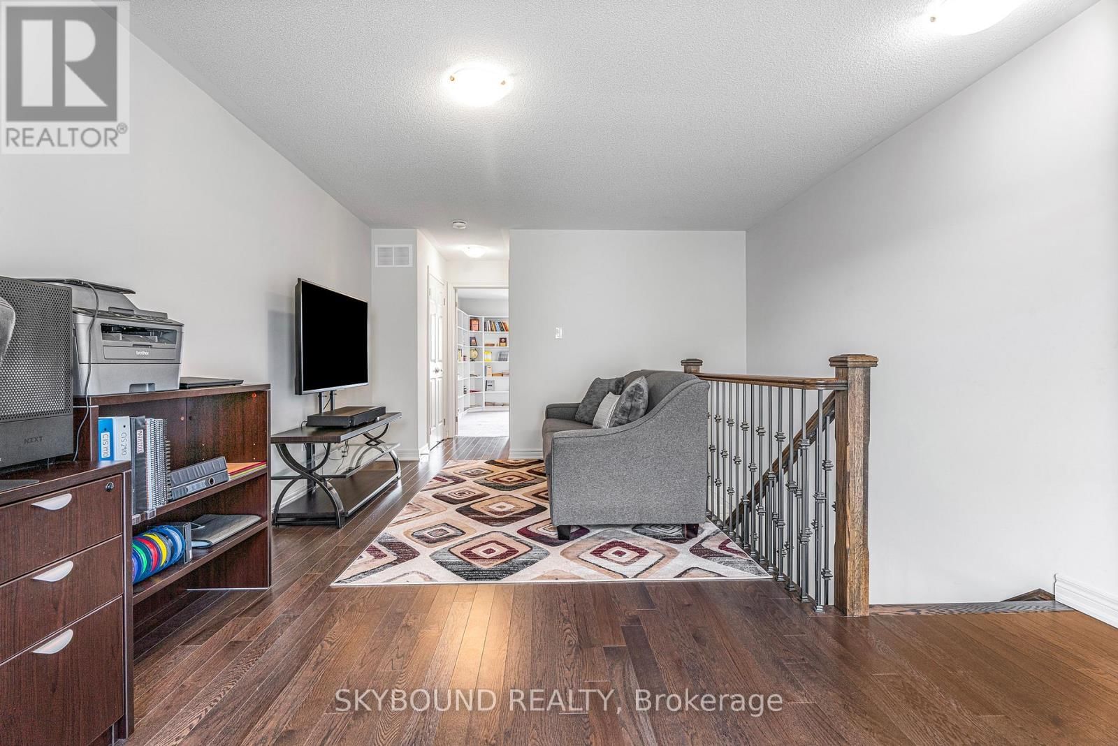 80 HARPIN WAY EAST Image 42