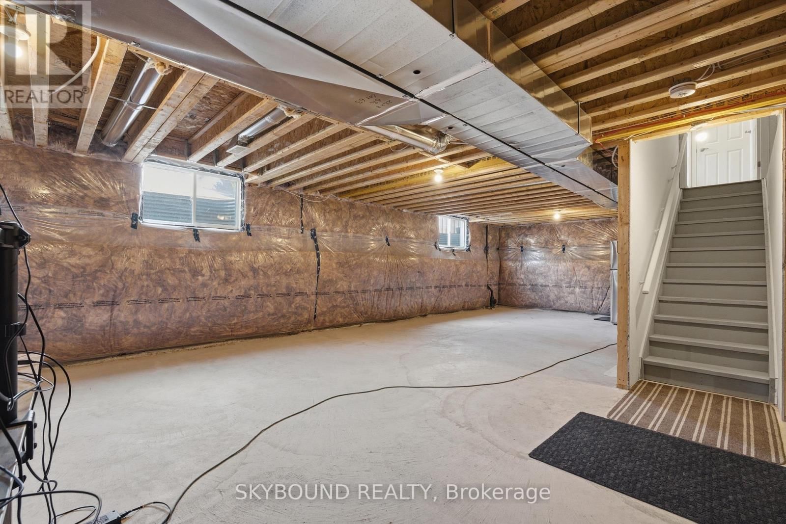 80 HARPIN WAY EAST Image 49