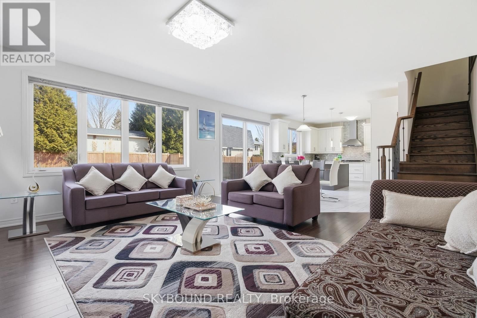 80 HARPIN WAY EAST Image 5