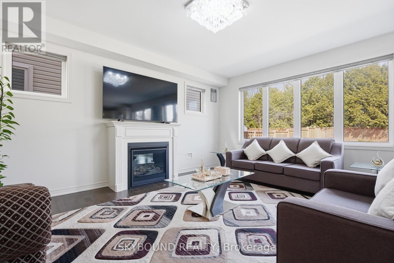 80 HARPIN WAY EAST Image 6