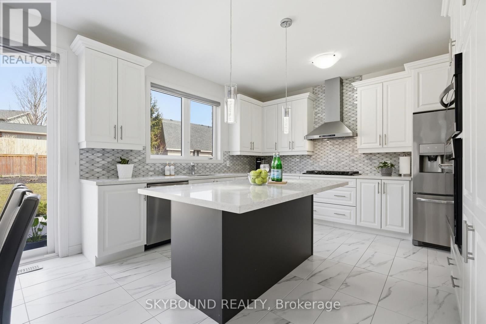 80 HARPIN WAY EAST Image 8