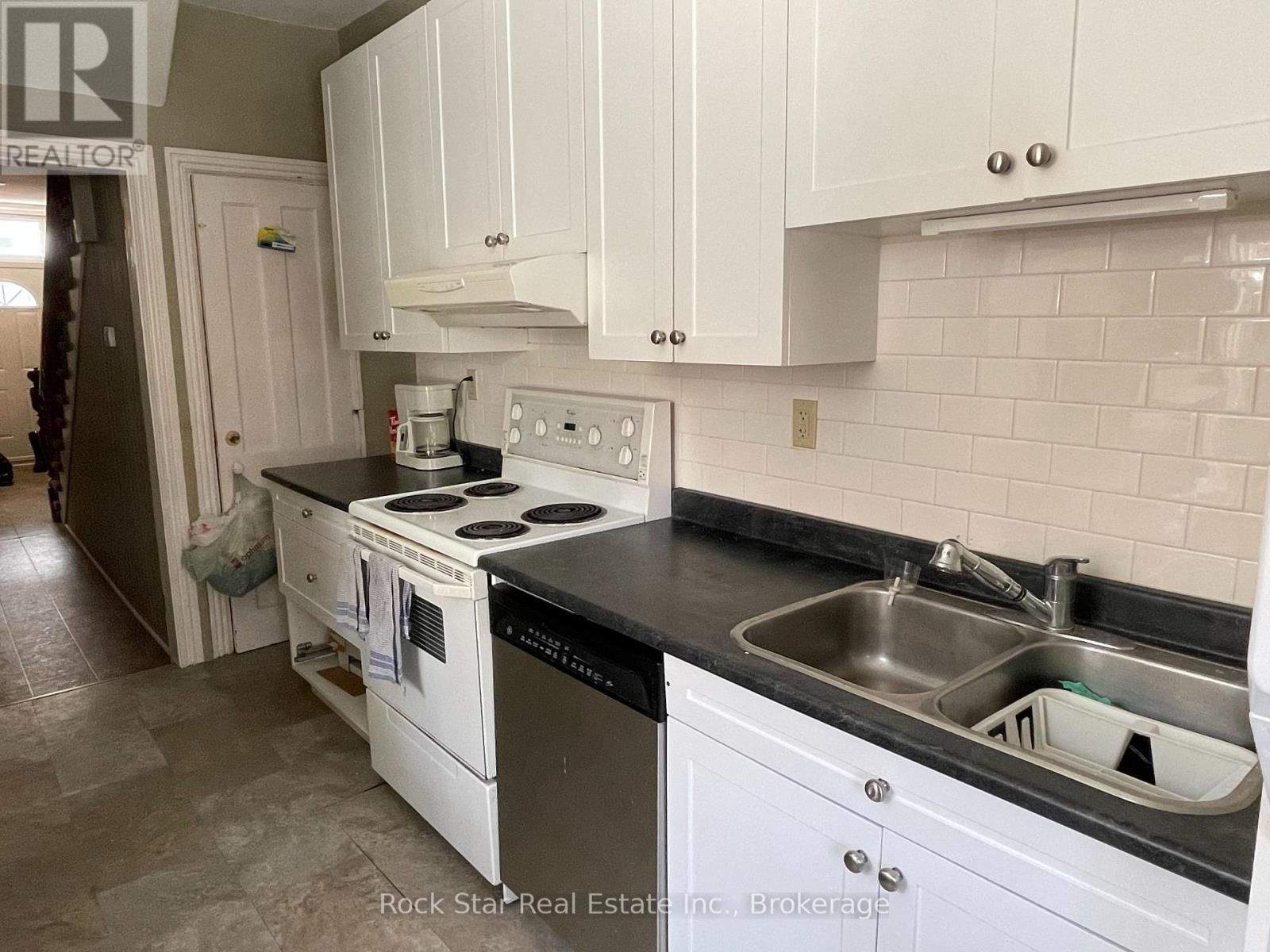 213 COLBORNE STREET Image 3