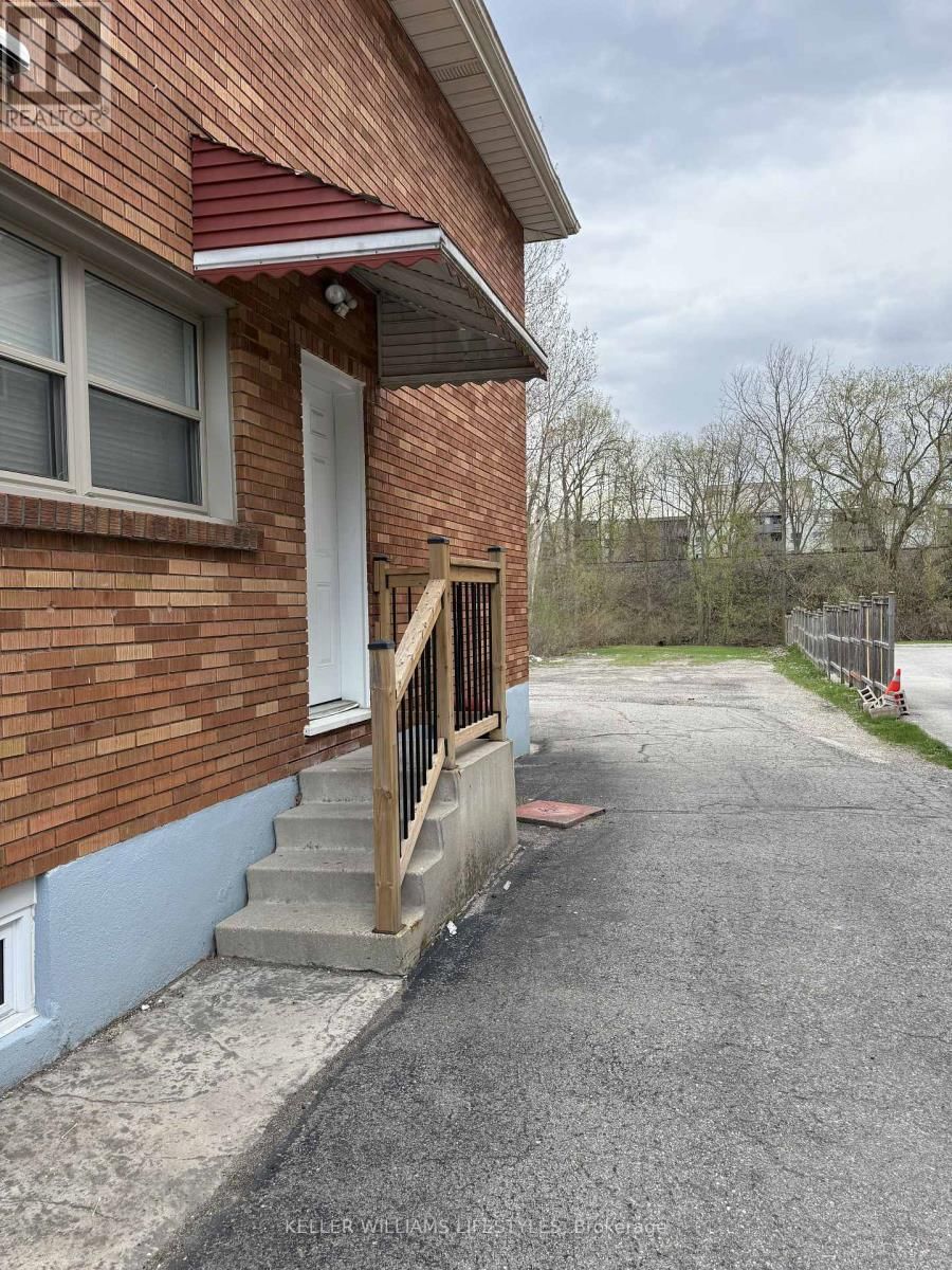 74 ESSEX STREET Image 10