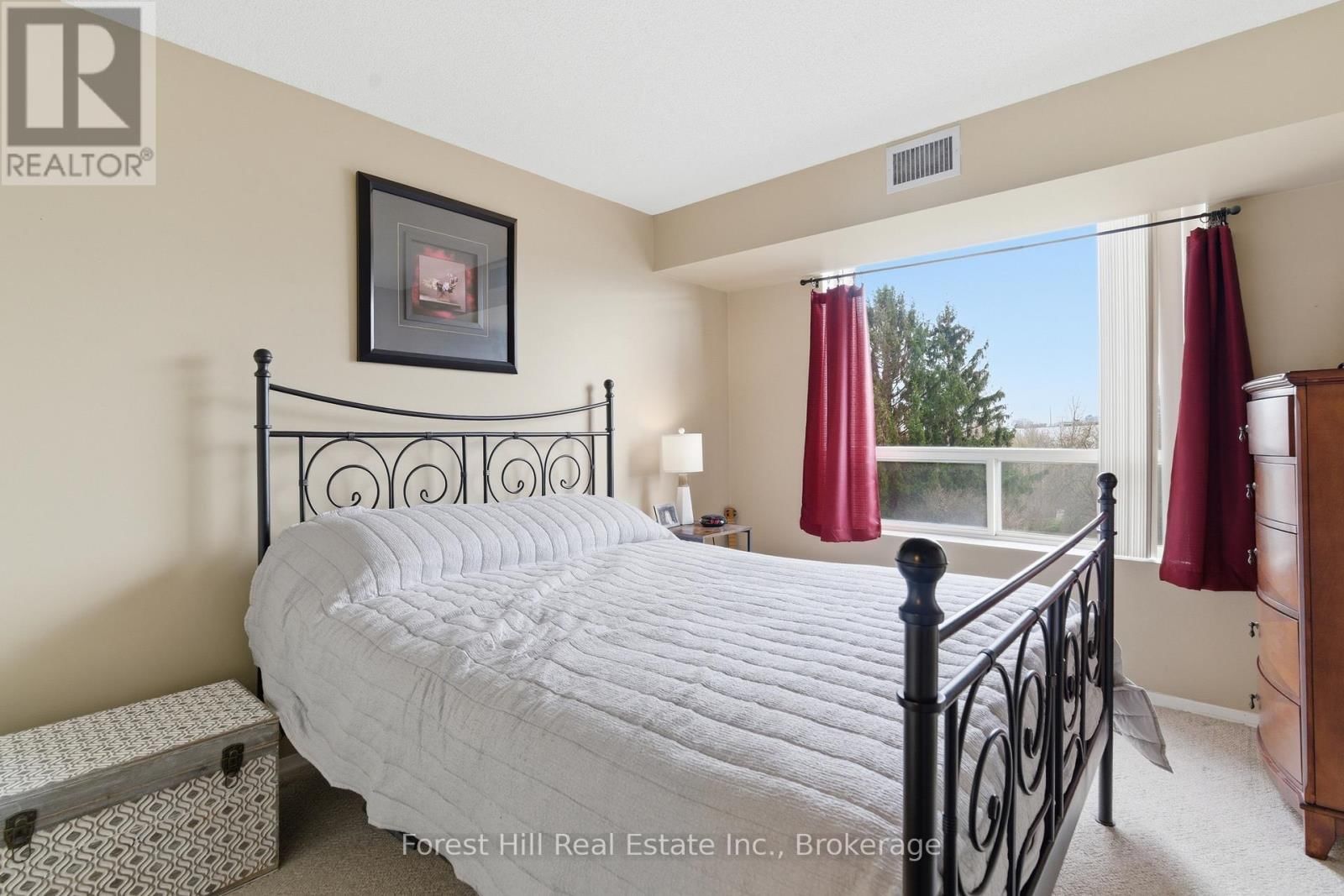 402 - 55 BLUE SPRINGS DRIVE Image 16