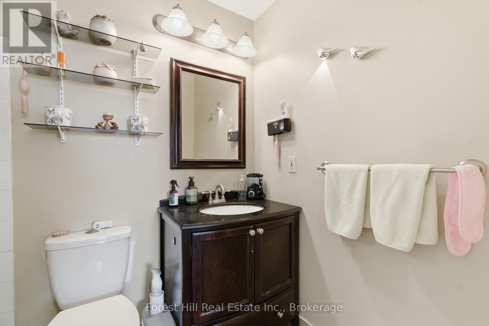 402 - 55 BLUE SPRINGS DRIVE Image 21