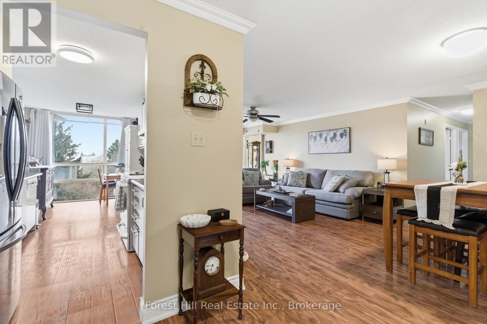 402 - 55 BLUE SPRINGS DRIVE Image 3