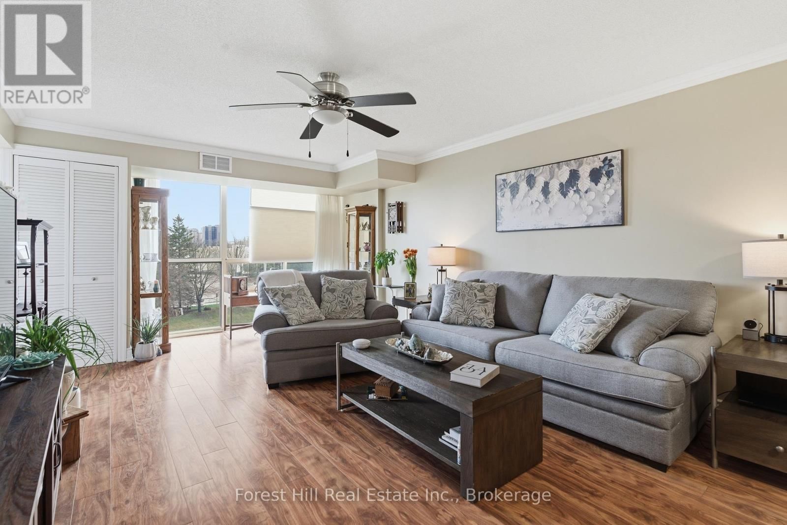 402 - 55 BLUE SPRINGS DRIVE Image 4