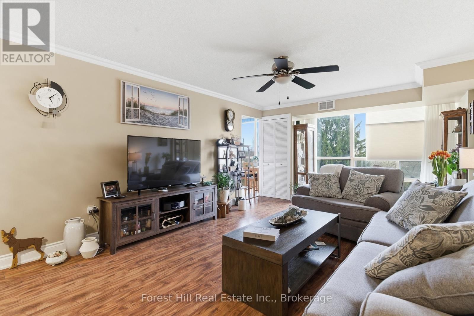 402 - 55 BLUE SPRINGS DRIVE Image 5