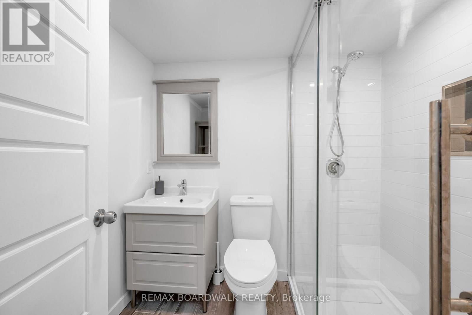 302 HALIBURTON HEIGHTS Image 48