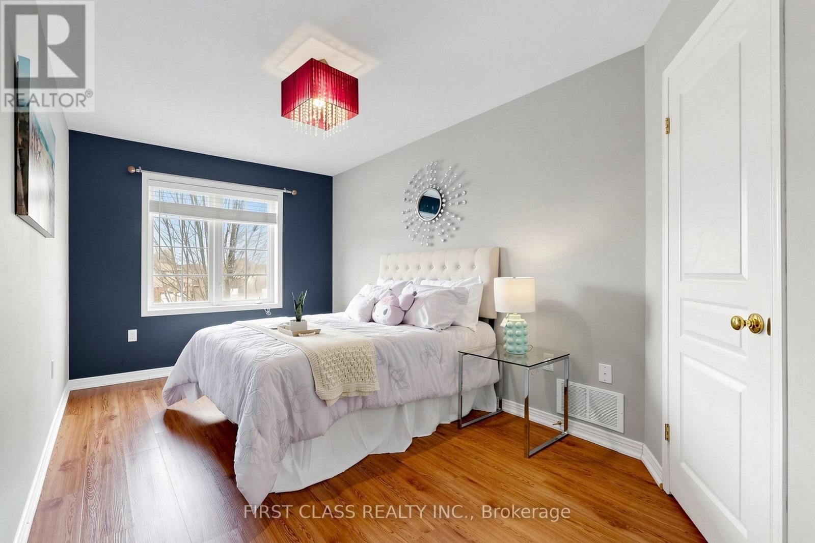 11 DIAMOND COURT Image 36