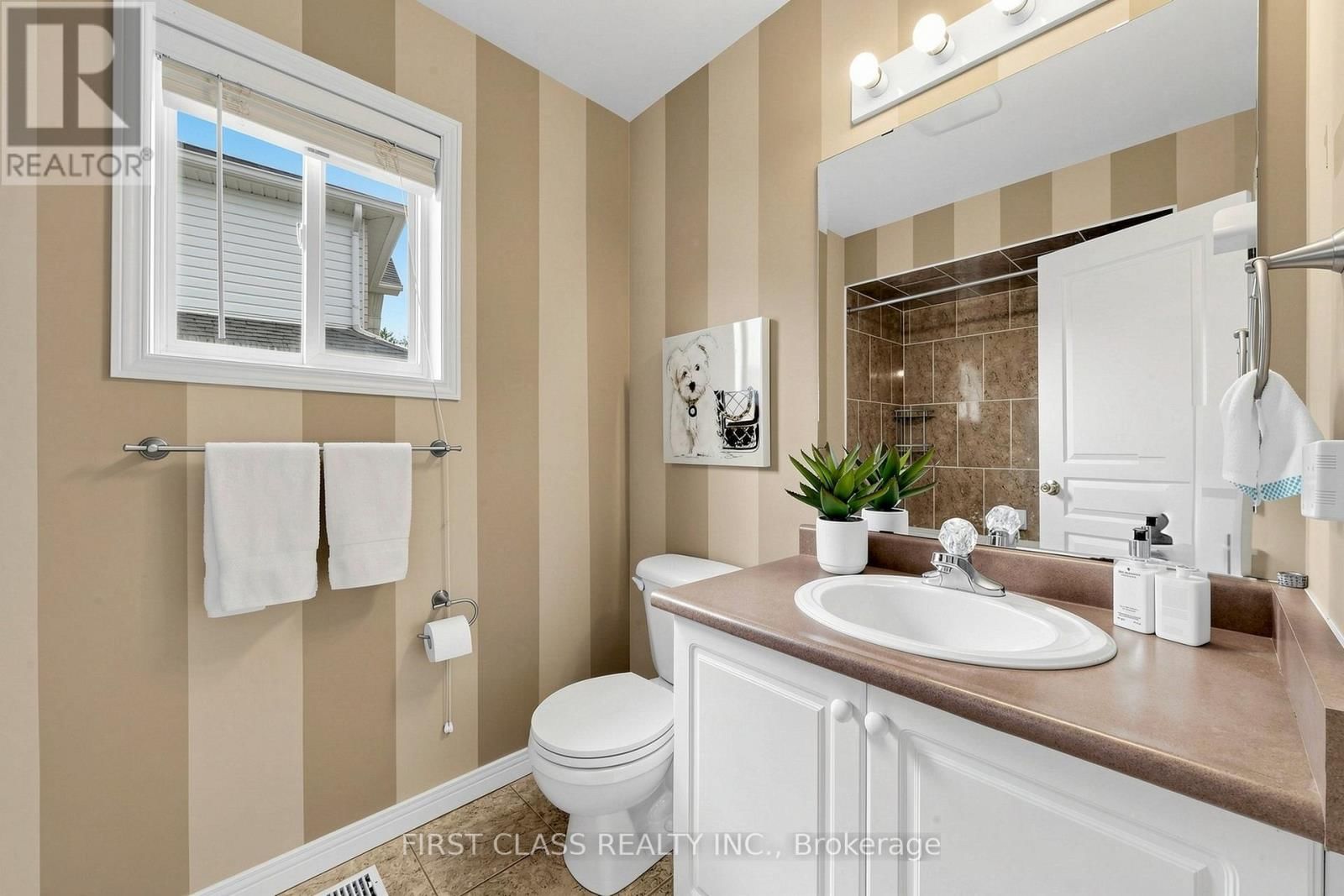 11 DIAMOND COURT Image 40