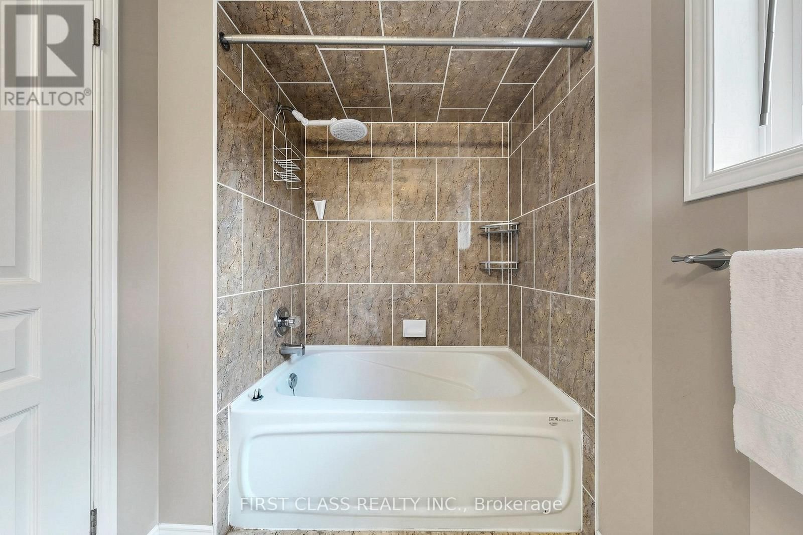 11 DIAMOND COURT Image 42