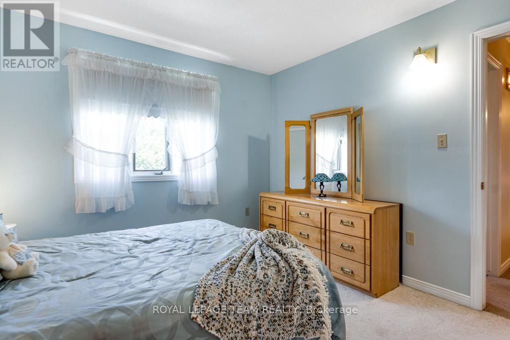 17 MARIC TRAIL Image 29