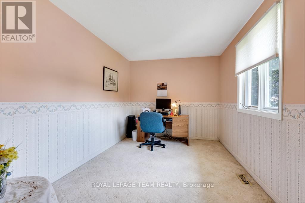 17 MARIC TRAIL Image 31