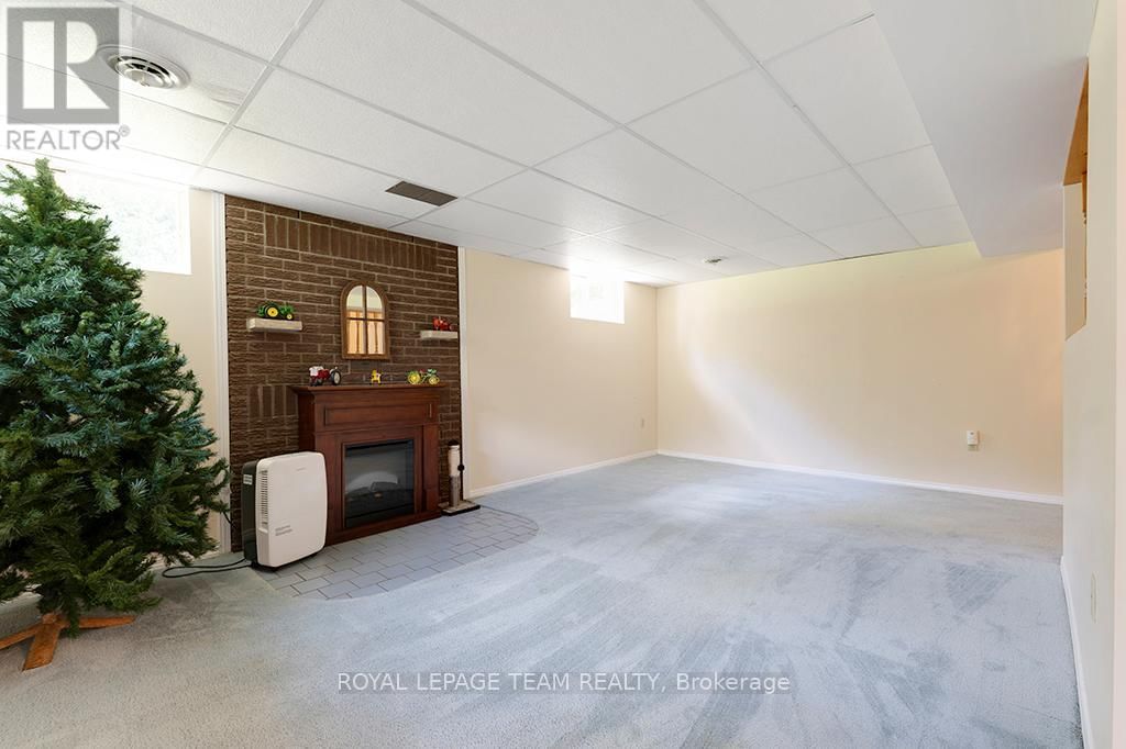 17 MARIC TRAIL Image 34