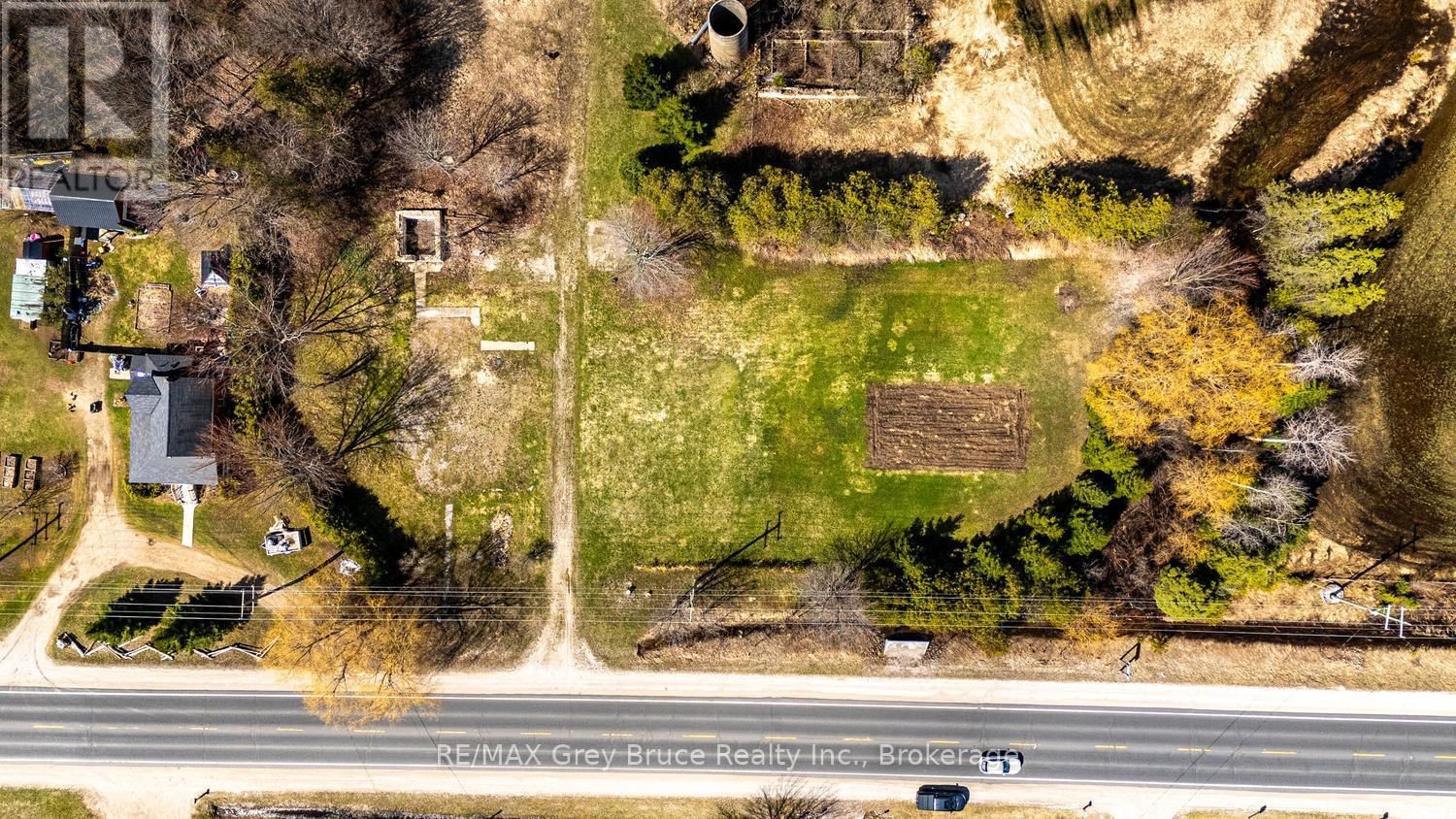 019556 HIGHWAY 6 Image 40