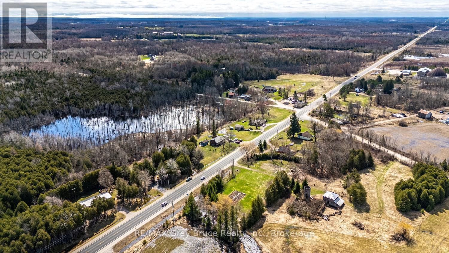 019556 HIGHWAY 6 Image 42