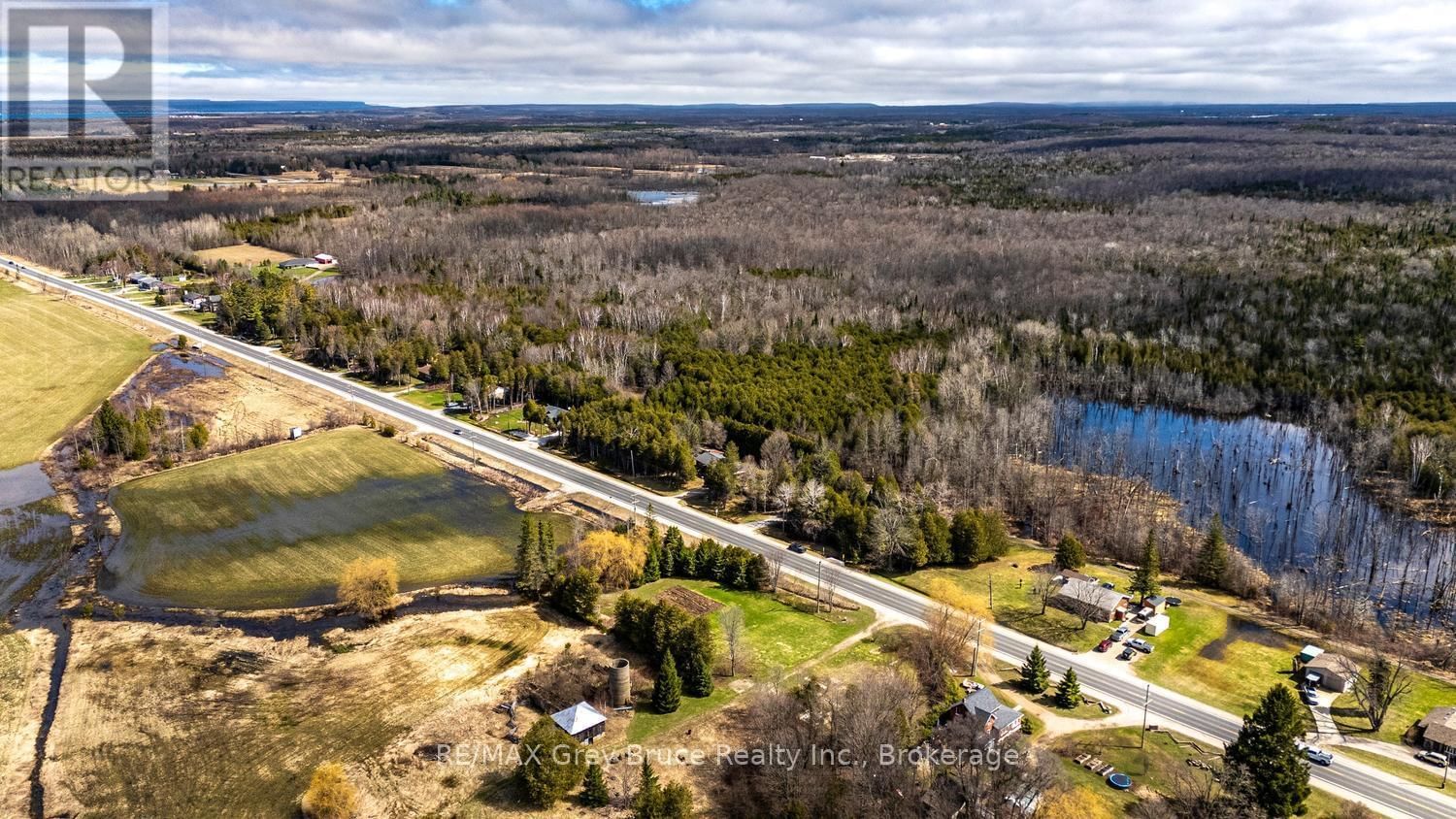 019556 HIGHWAY 6 Image 43