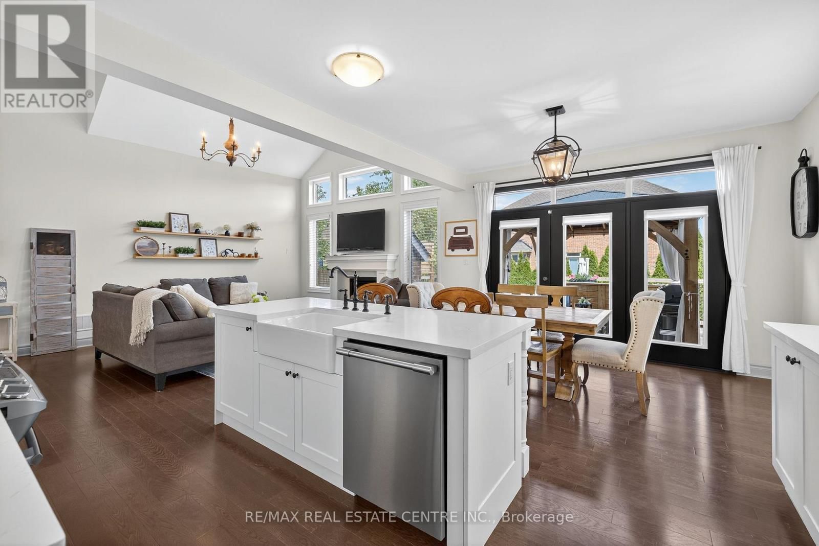 53 ANDERSON AVENUE Image 12