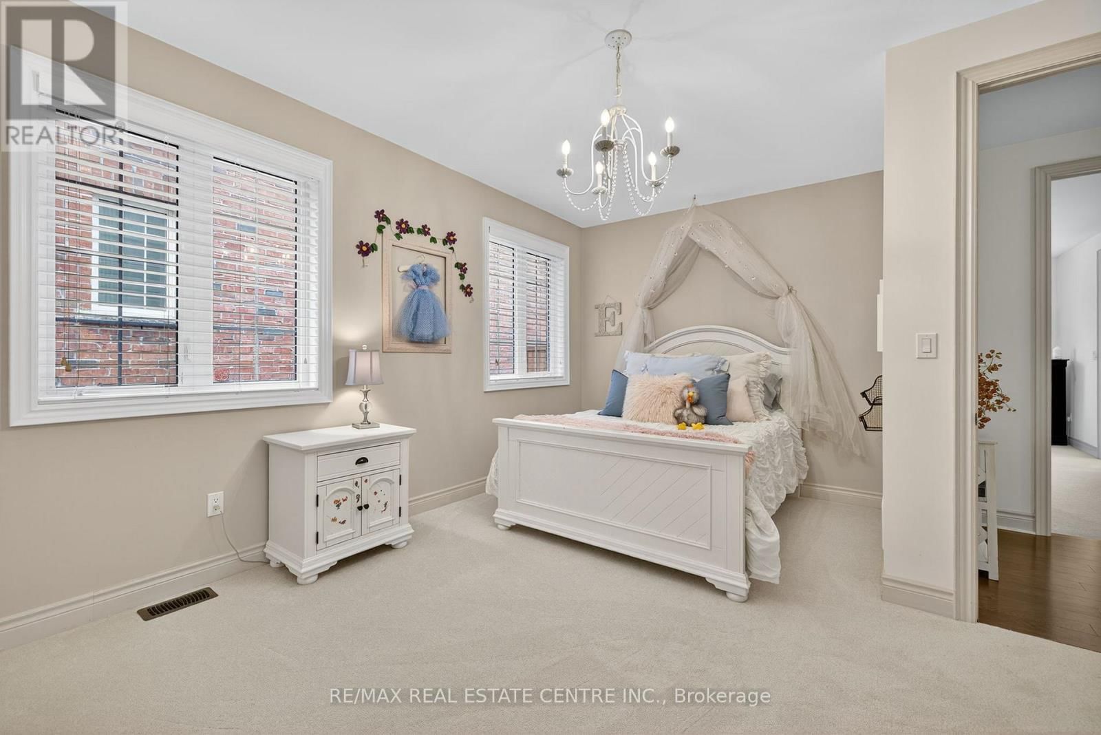 53 ANDERSON AVENUE Image 24