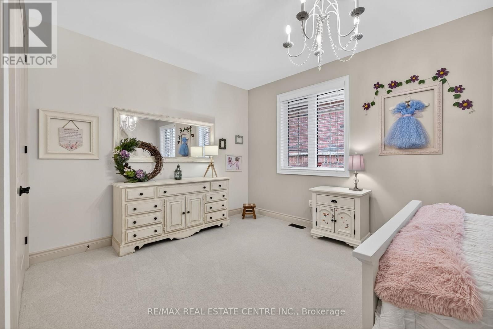 53 ANDERSON AVENUE Image 25