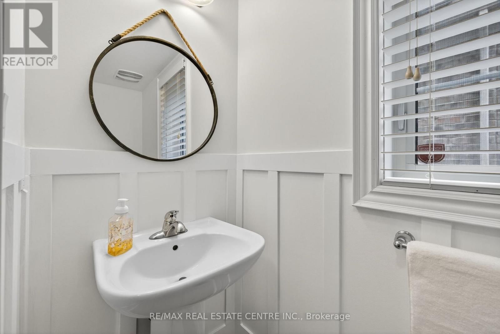 53 ANDERSON AVENUE Image 33