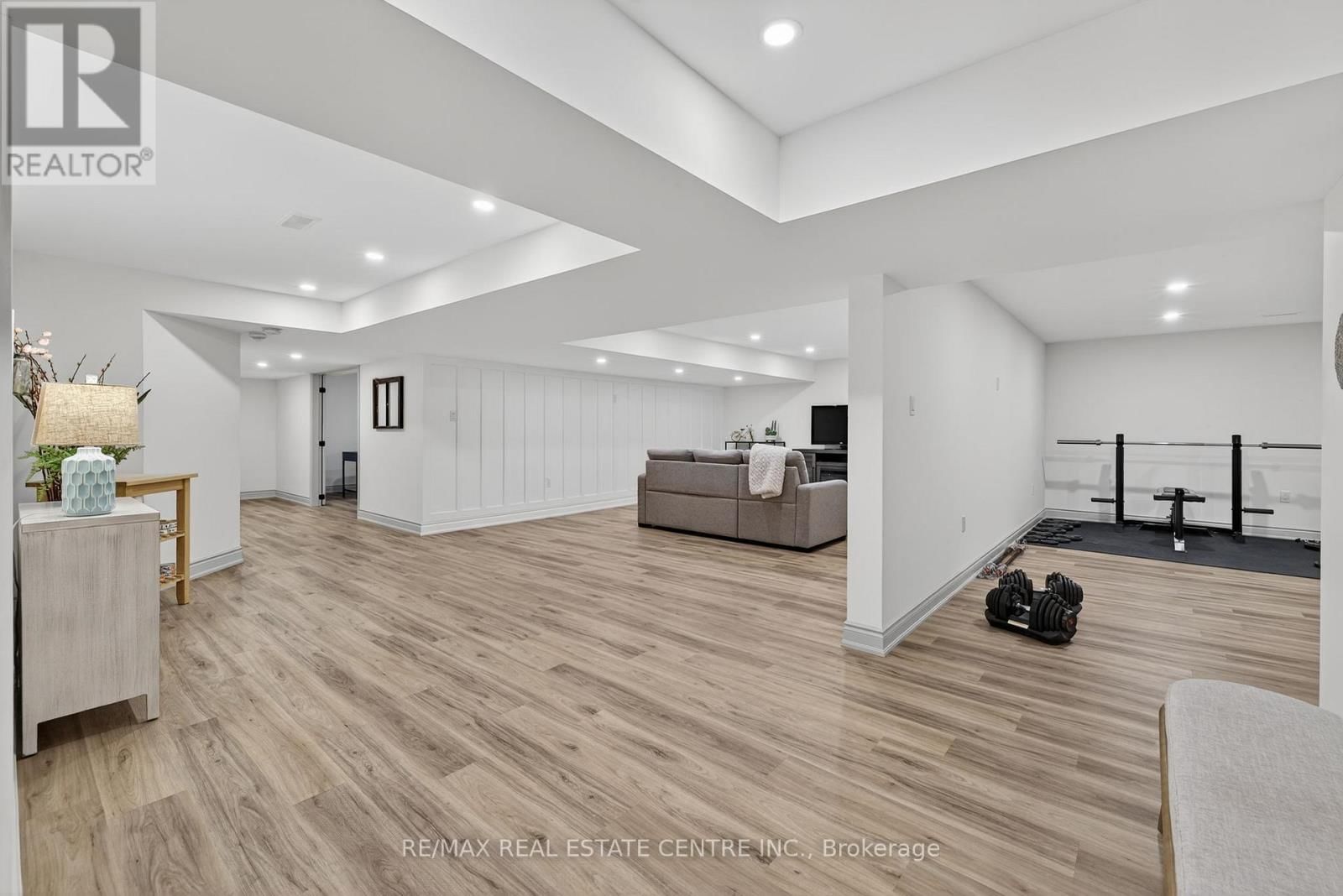 53 ANDERSON AVENUE Image 35