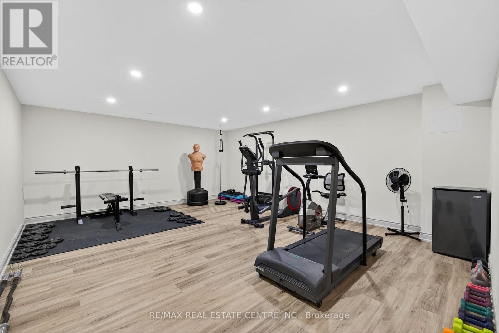 53 ANDERSON AVENUE Image 37