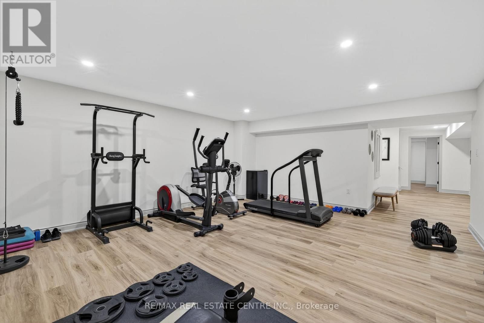 53 ANDERSON AVENUE Image 38