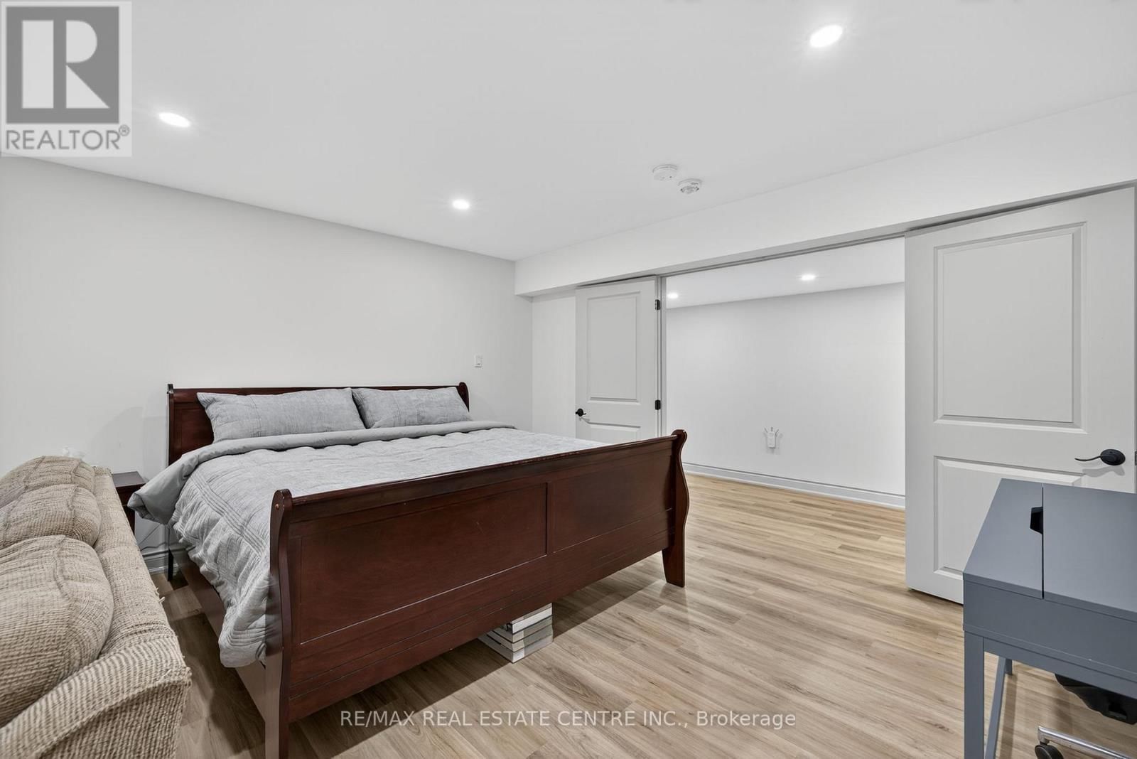 53 ANDERSON AVENUE Image 39