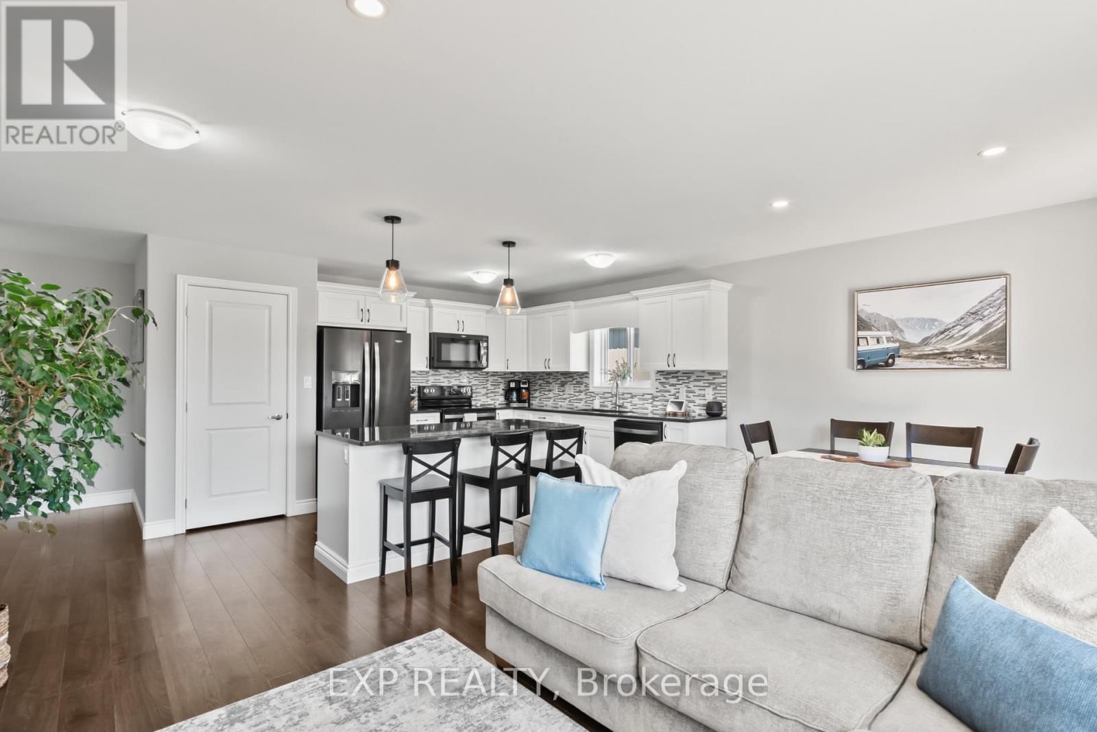 47 BIRCHMOUNT STREET Image 12