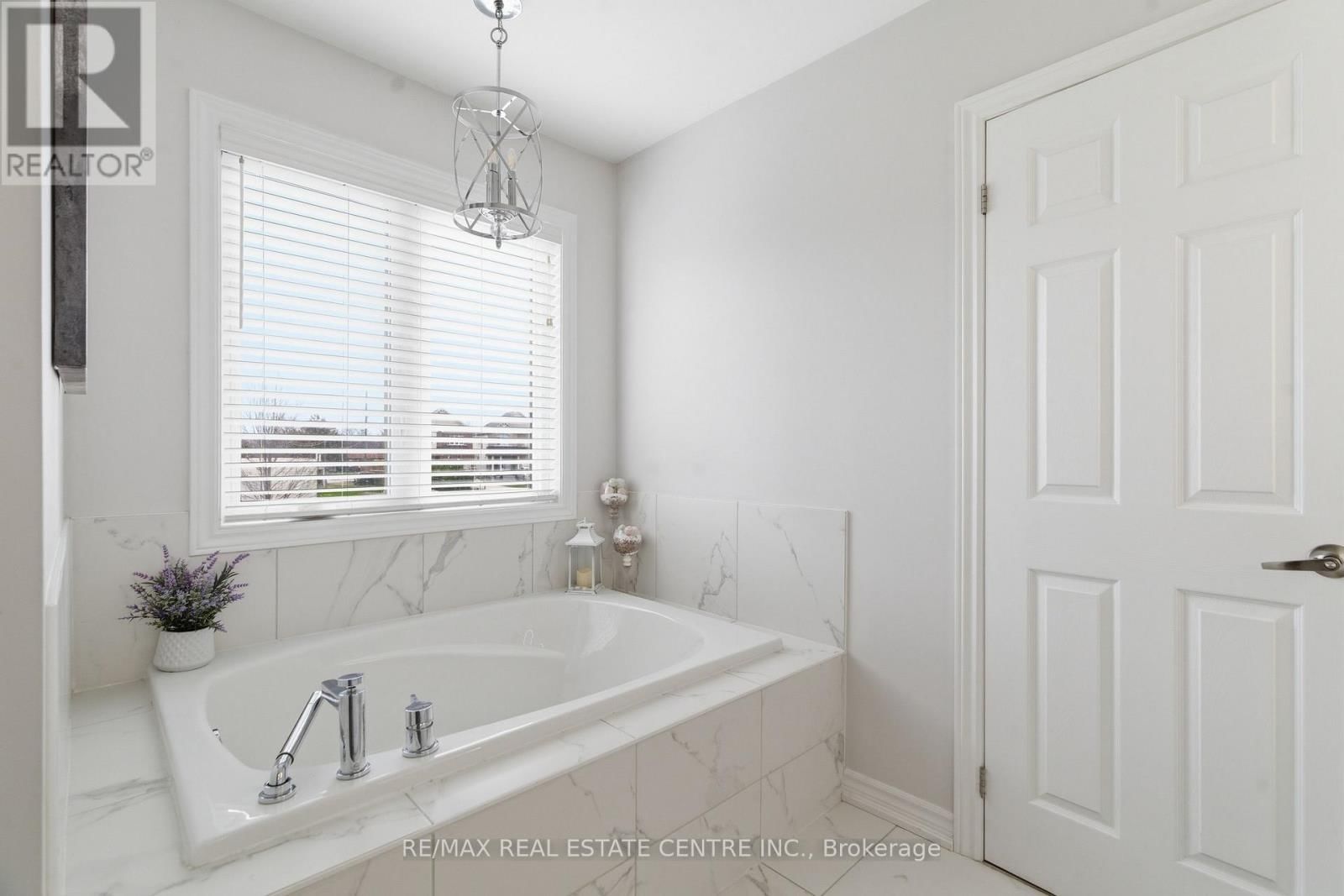 27 GIBBS WAY Image 24