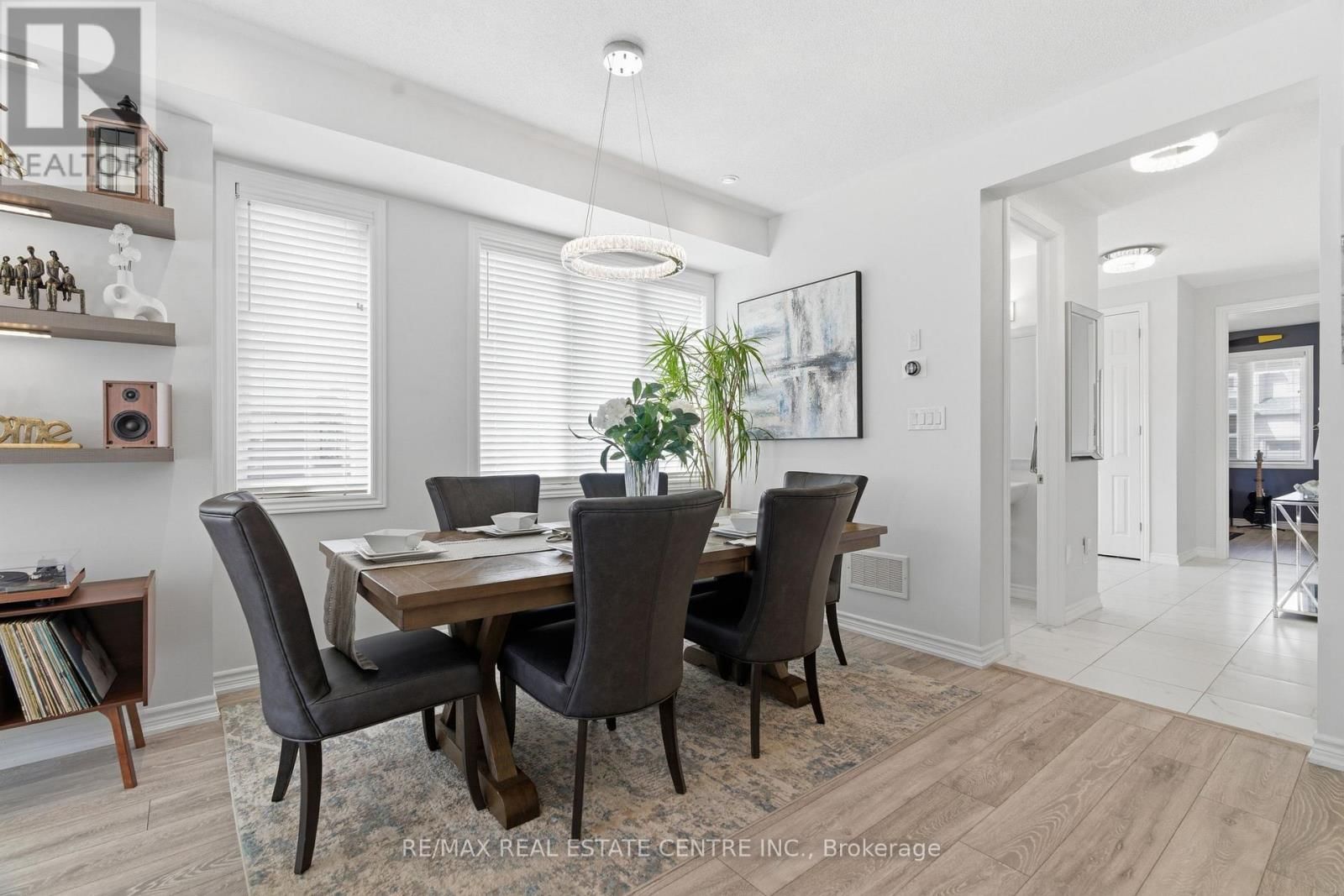 27 GIBBS WAY Image 6