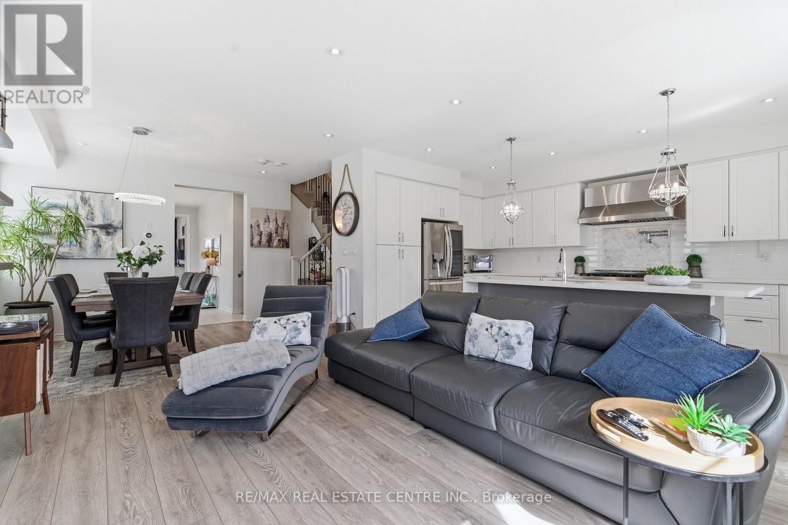 27 GIBBS WAY Image 9