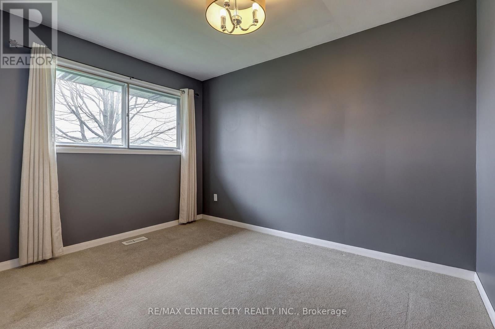 784 ELM STREET Image 10