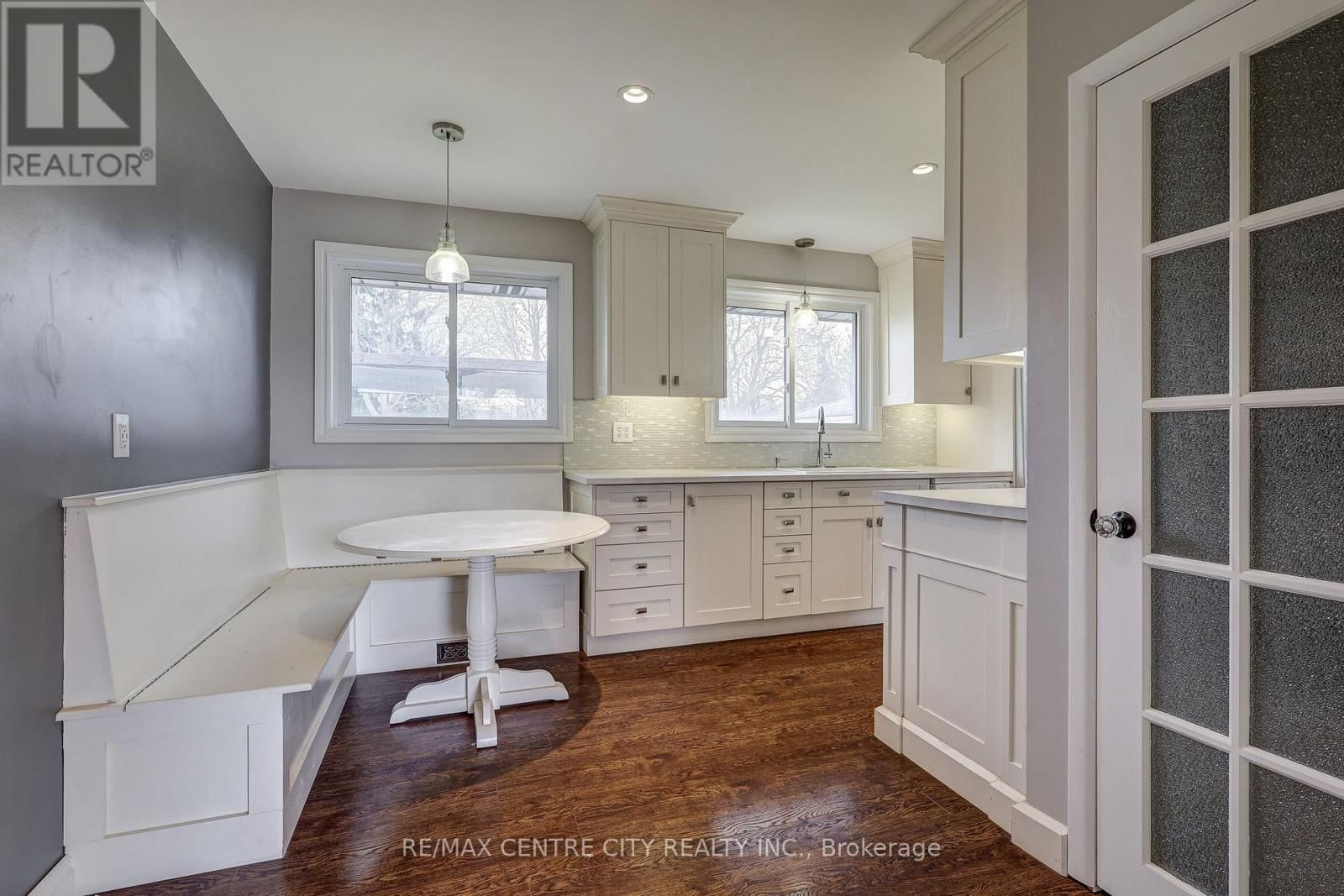 784 ELM STREET Image 12