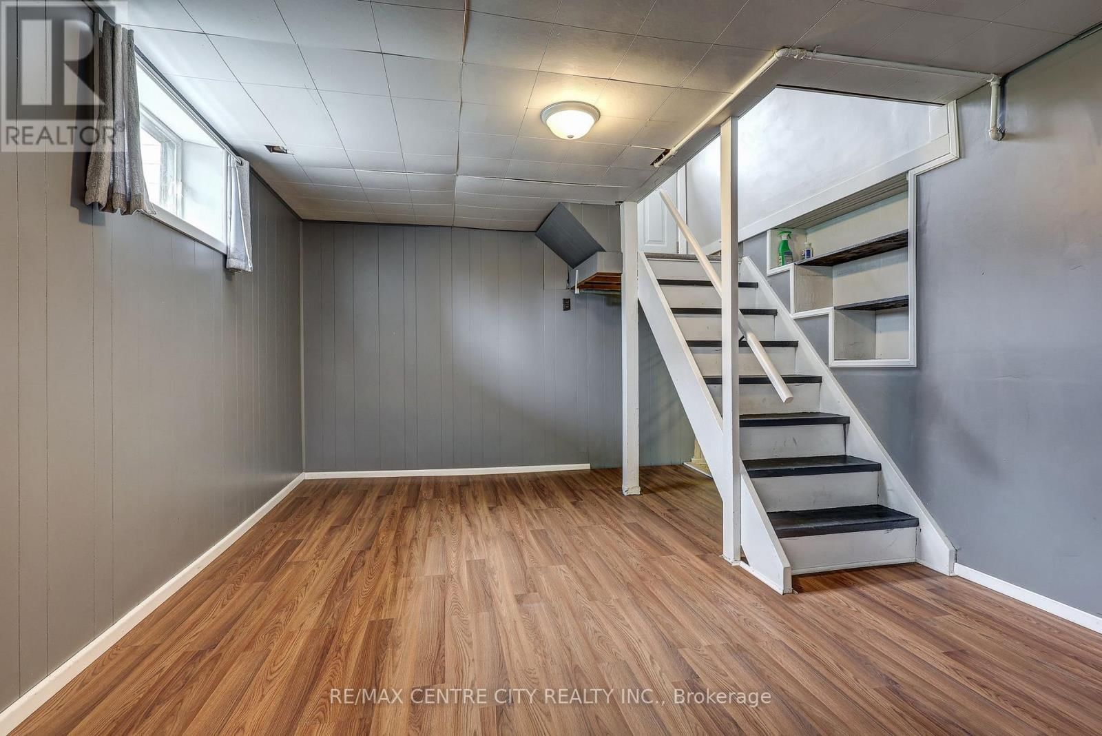 784 ELM STREET Image 19