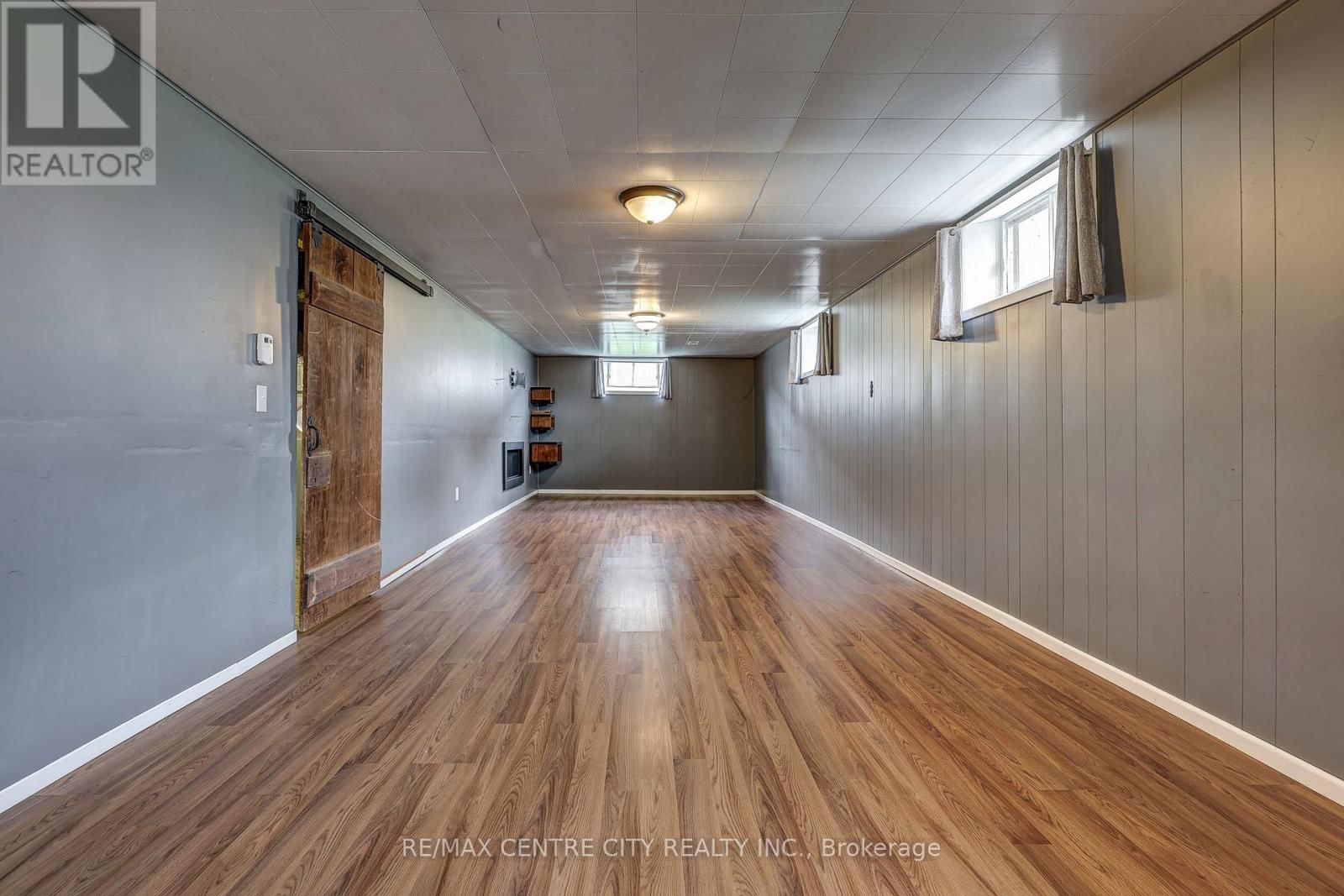 784 ELM STREET Image 20