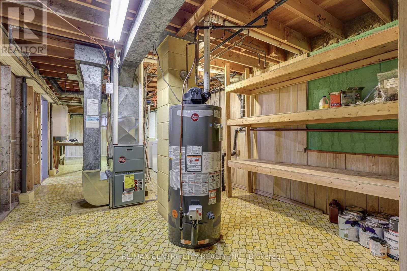 784 ELM STREET Image 25