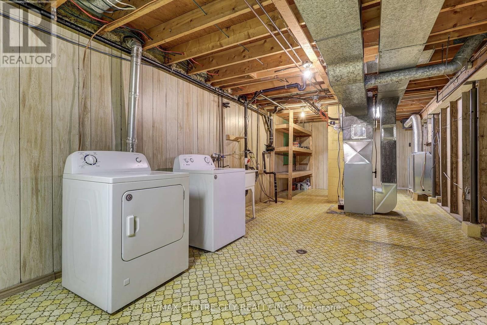 784 ELM STREET Image 27