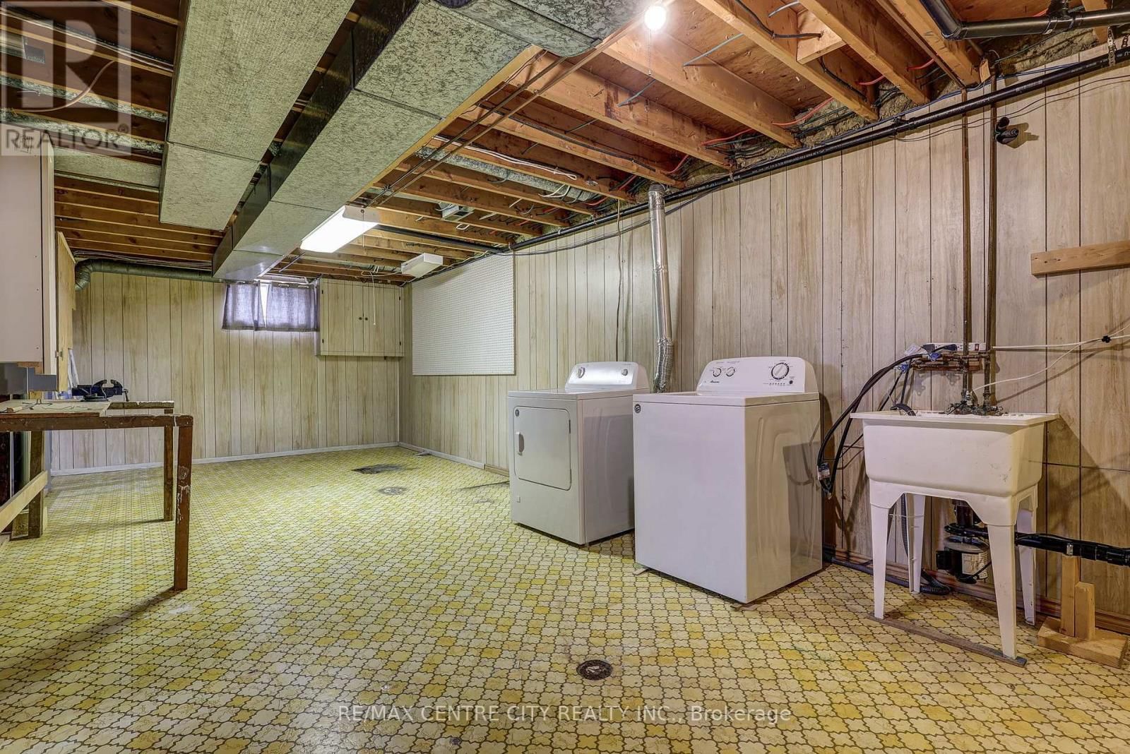 784 ELM STREET Image 28